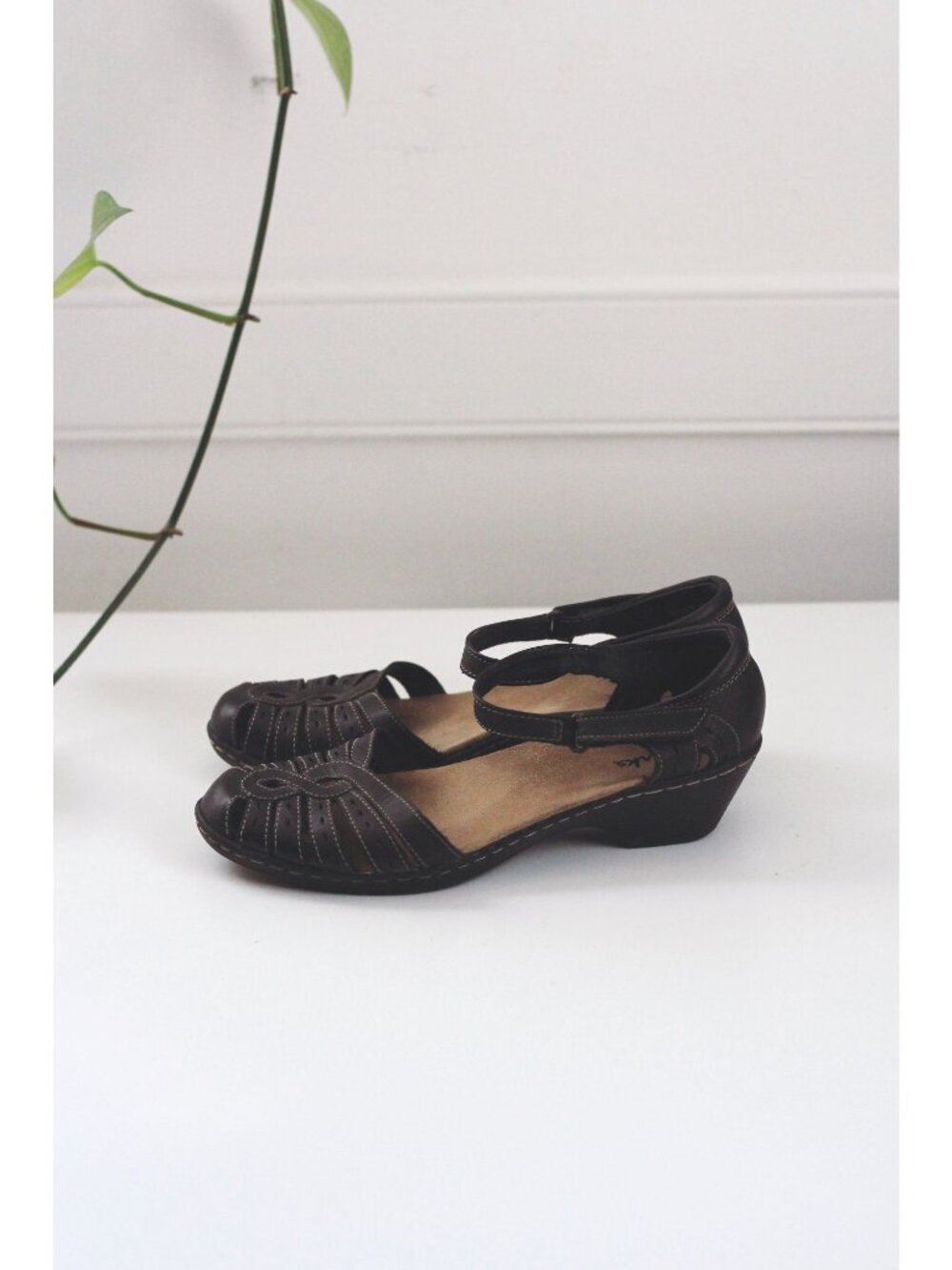 Clarks Brown Leather Mary Jane Shoes Kitten Heel Wendy River Grannycore Cottagec